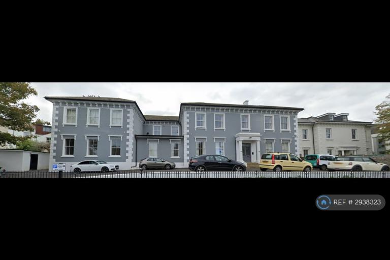 1 bedroom flat in Wellington Rd, Brighton, BN2 (1 bed) (#2938323)