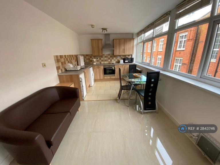 1 bedroom flat in Albion House, Leicester, LE1 (1 bed) (#2843746)