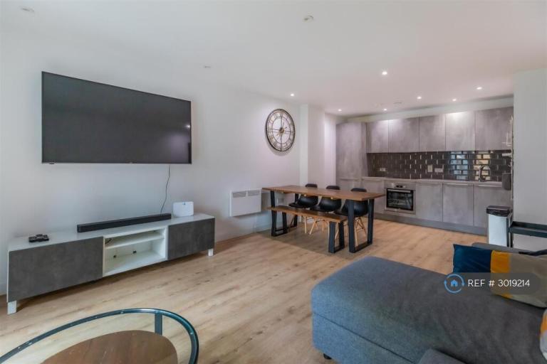 1 bedroom flat in Brickworks, Butetown, Cardiff, CF10 (1 bed) (#3019214)