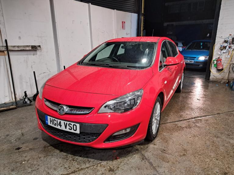 2014 Vauxhall Astra 1.4i 16V Excite 5dr HATCHBACK Petrol Manual