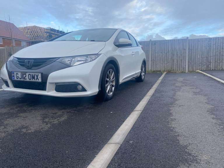 Honda Civic 1.8 i-VTEC Auto 2012 – Leather, Rear Camera, MOT