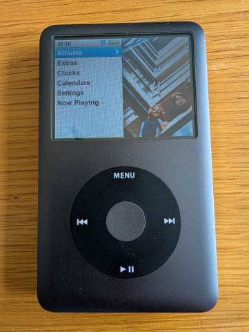 Apple iPod Classic 7th Generation 120GB Black - EXCELLENT