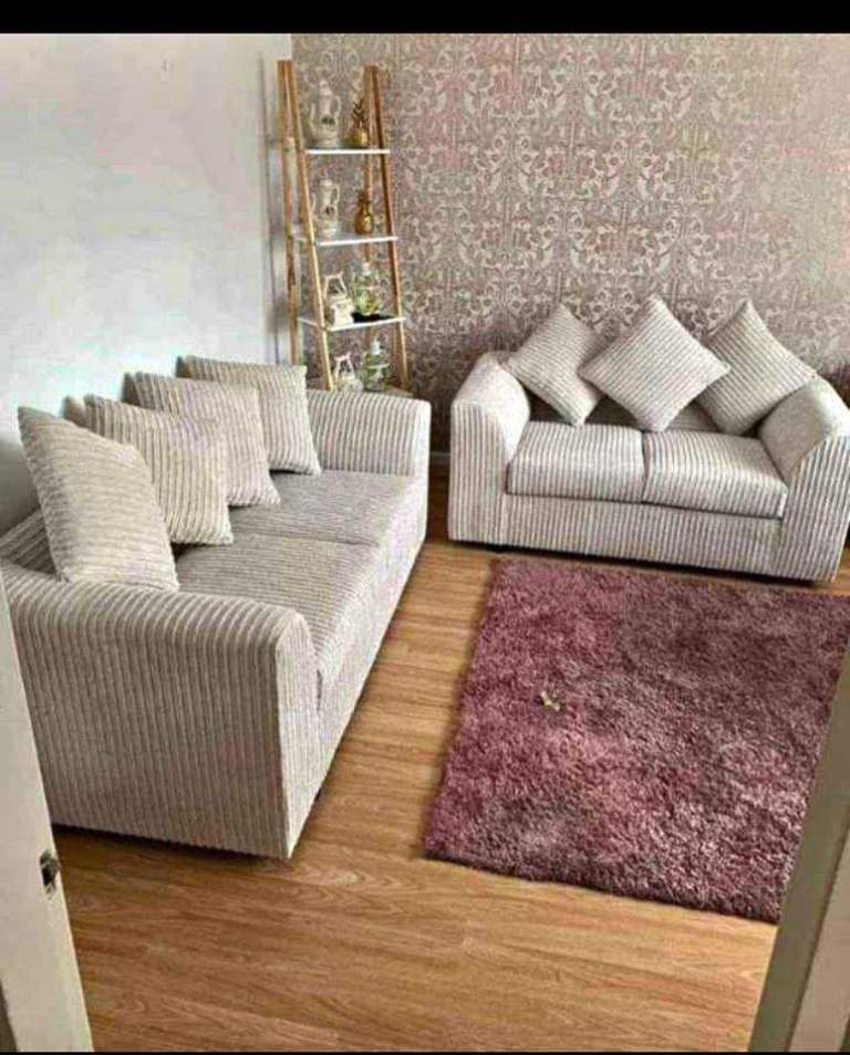 ☑♻❣Luxurious Comfort in a Stylish 3+2 Seater and Corner Sofa