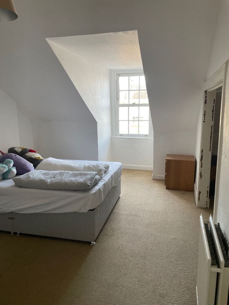 En-suite opposite Playhouse 