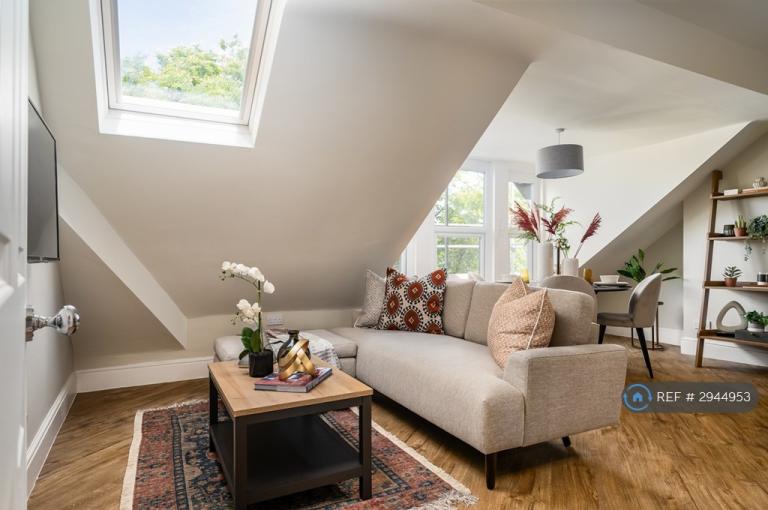 2 bedroom flat in Grove Road, Harrogate, HG1 (2 bed) (#2944953)