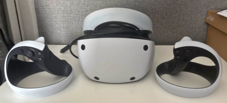 PSVR2 playstation ps5 VR headset and controllers NO OFFERS