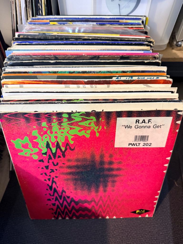 Job lot of 160 early 90’s dance 12” 