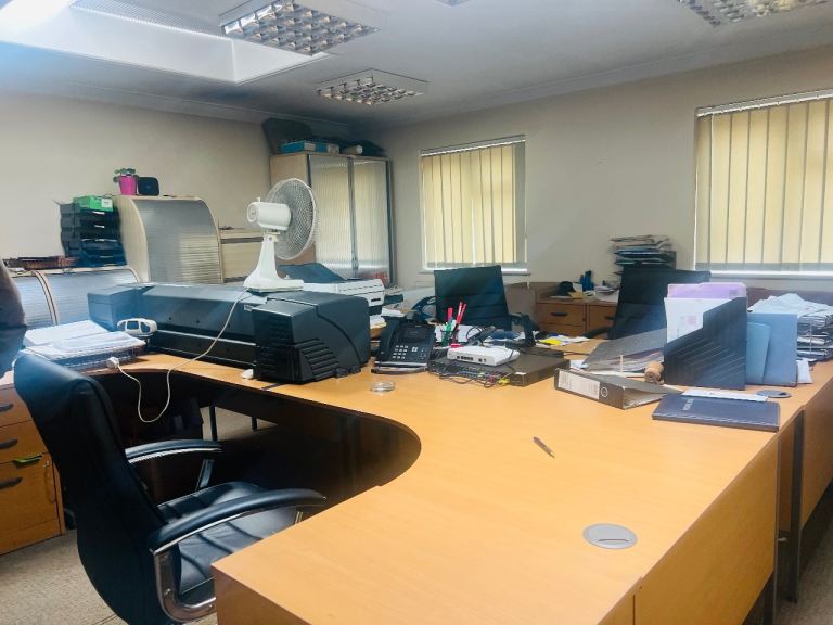 Office/ retail space for solicitors / accounts / beauty salon to rent Ilford lane IG1 