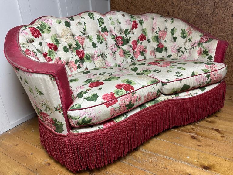 Vintage Country House Deep buttoned Floral Classic Sofa