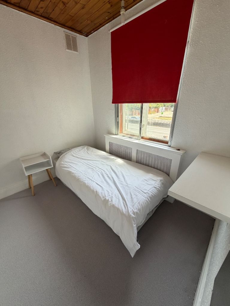 Newly Refurbished Single Room Available – SW15 – Bills Included