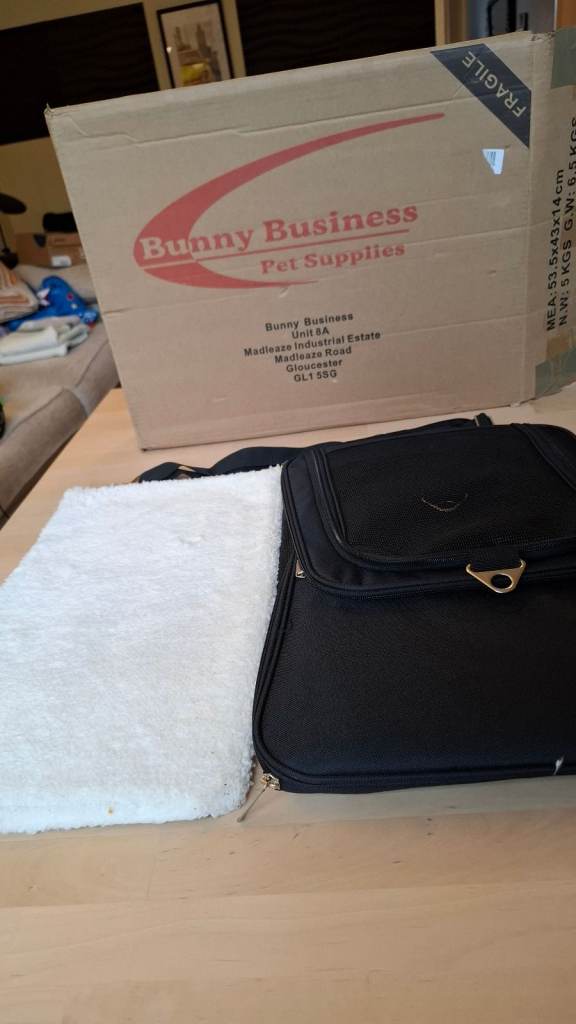 Foldable Pet Carrier Bag – Black (New, without tag)