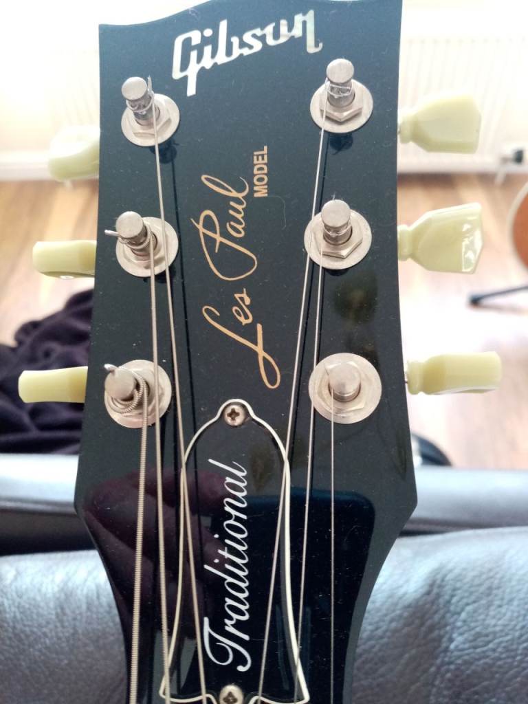 Gibson Les Paul Traditional Iced Tea 2016 plus case.