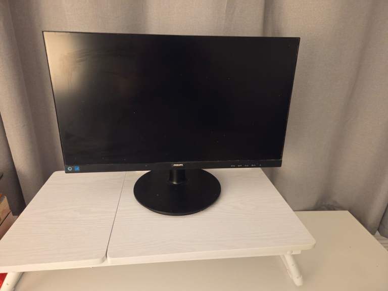 Philips Computer Monitor 22" – Good Condition