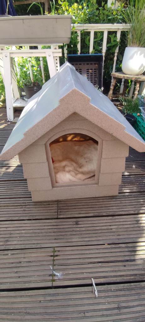 Dog/ cat house 
