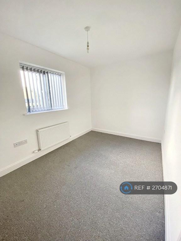 2 bedroom flat in Berwig Court, Coedpoeth, Wrexham, LL11 (2 bed) (#2704871)