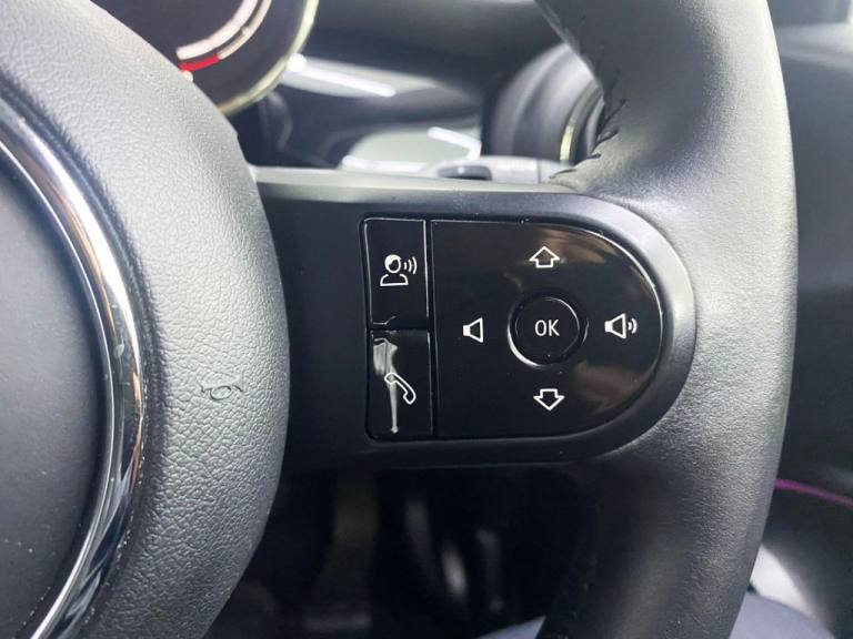 2021 MINI Hatch 1.5 Cooper Classic Hatchback 3dr Petrol Manual Euro 6 (s/s) (136 ps) Hatchback Pe...