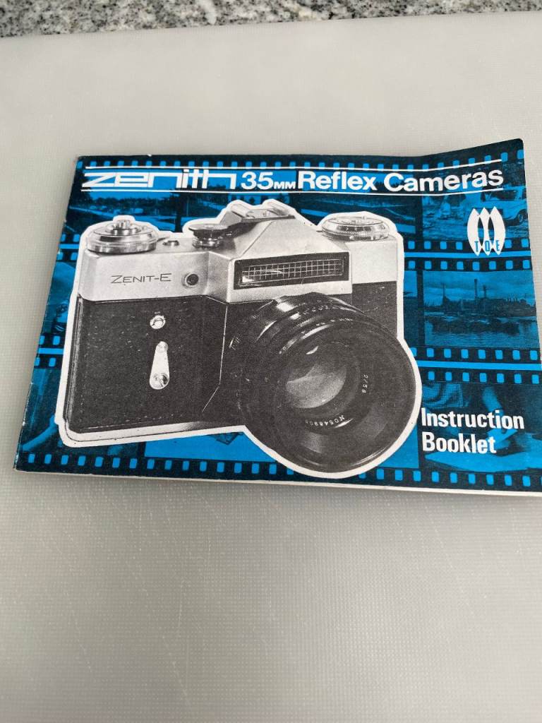 VINTAGE  ZENITH 35MM REFLEX CAMERA