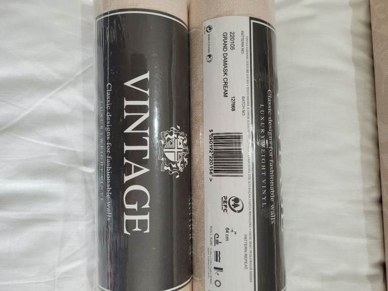 New Grand Damask Cream Vintage Wallpaper - Two Rolls