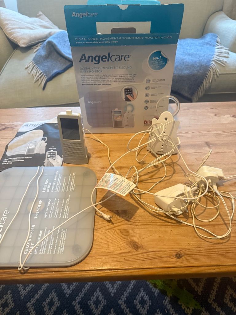 image for Angelcare Baby Monitor (movement sensor and colour screen)