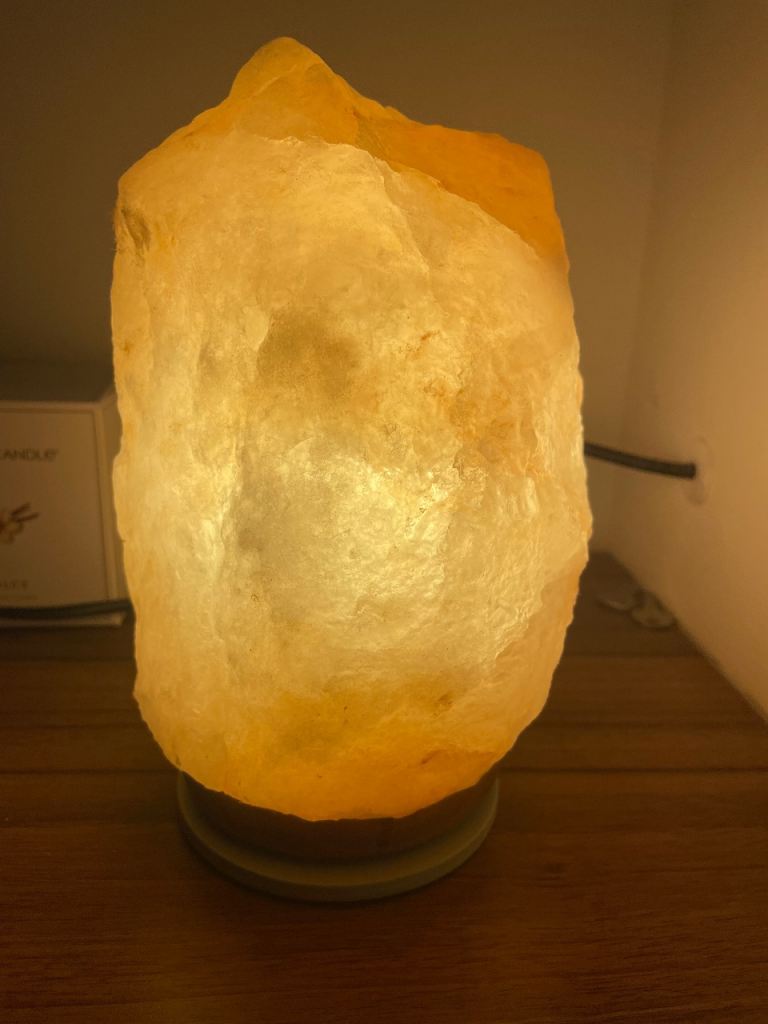 Himalayan salt lamp 