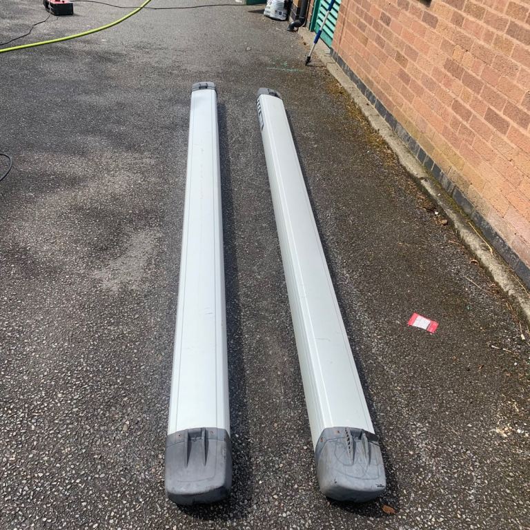 Van Vault roof tube holder 