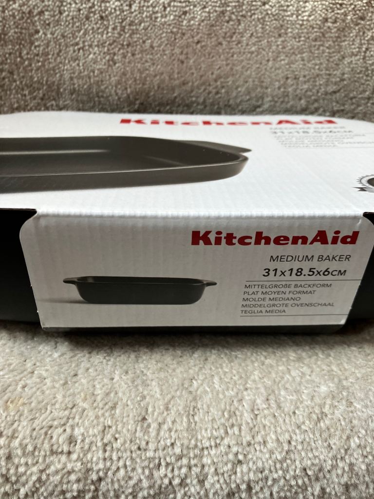 KitchenAid baking dish/Sainsburys wooden chopping board/Apron/Magic Spiral fruit 