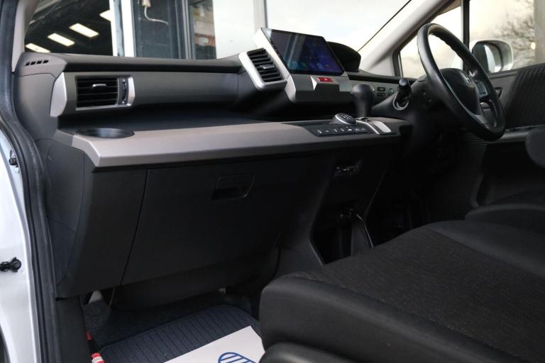 2025 Honda Freed Hybrid - 1 Owner HYBRID ELECTRIC Automatic