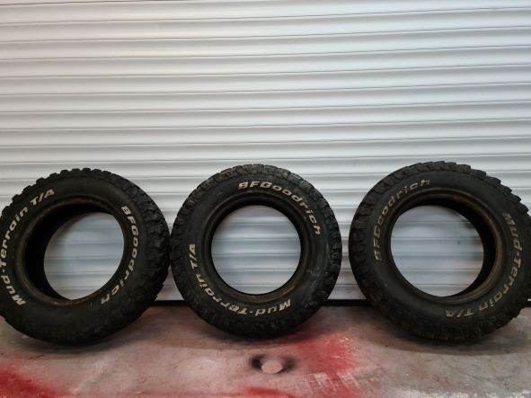 BFG Mud Terrain 235/70R16,  Land Rover size