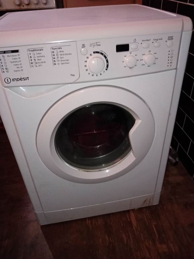 White washing machine 
