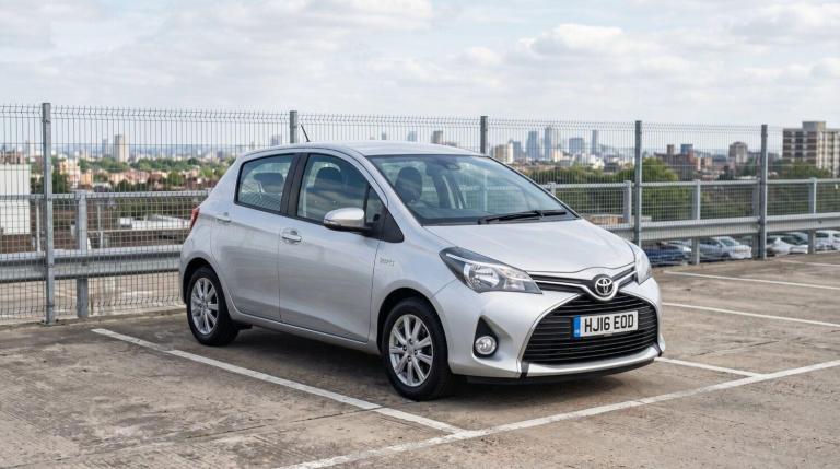2016 Toyota Yaris 1.5 VVT-h Icon Hatchback 5dr Petrol Hybrid E-CVT Euro 6 (101 ps) Hatchback Hybr...