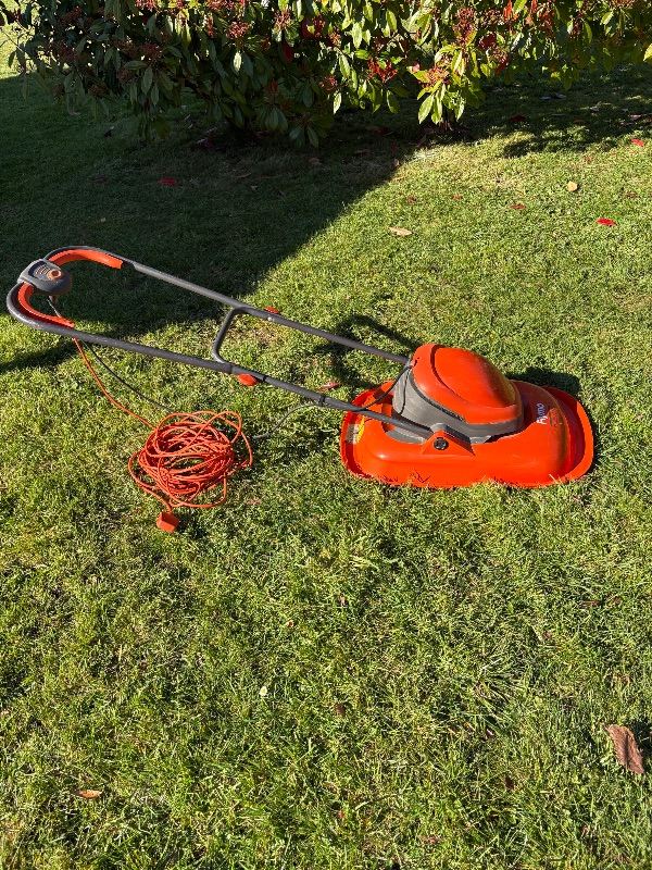 Flymo Turbo Lite 330