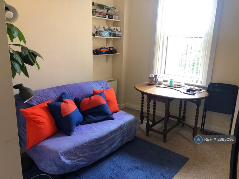 1 bedroom flat in Livingstone Road, Bath, BA2 (1 bed) (#2893092)