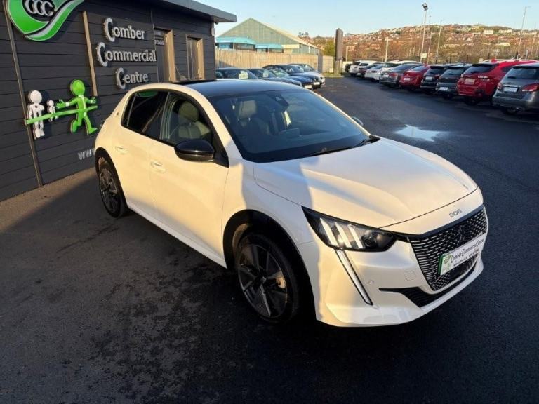 March 2017 Mercedes-Benz 2.0 E220 D (191) AMG Line Coupe – Automatic