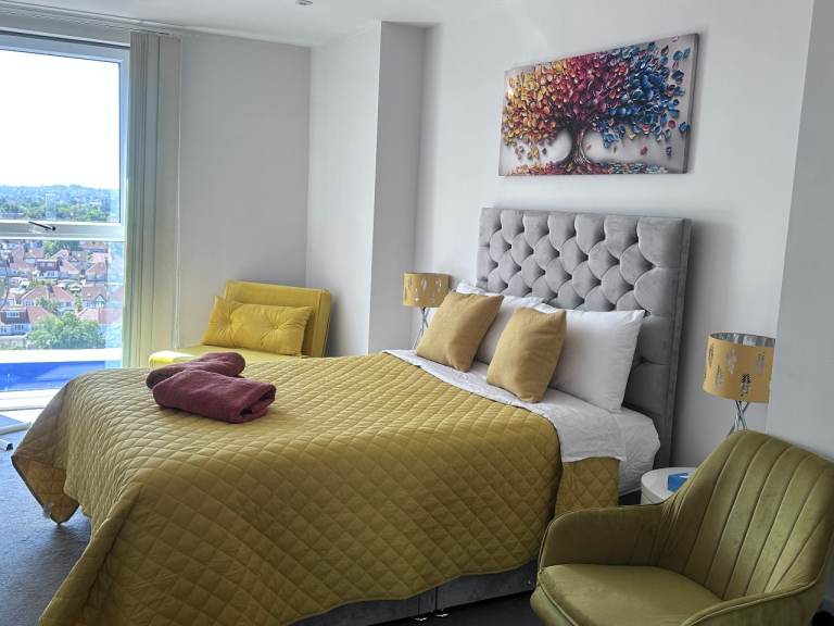 Stunning 2 bedrooms apartment 