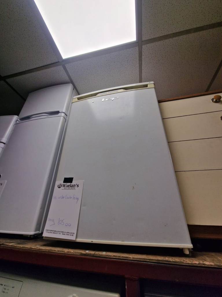 Lc under the counter fridge Freezer £75 good condition 