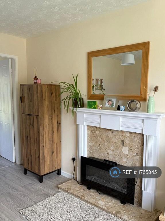 3 bedroom house in Berneshaw Close, Corby, NN18 (3 bed) (#1765845)