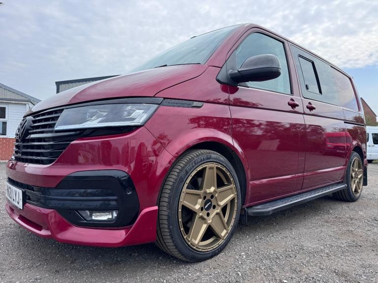  Volkswagen Transporter Highline DSG 199BHP. 6 Seats. 20" Alloys. Tailgate. 
