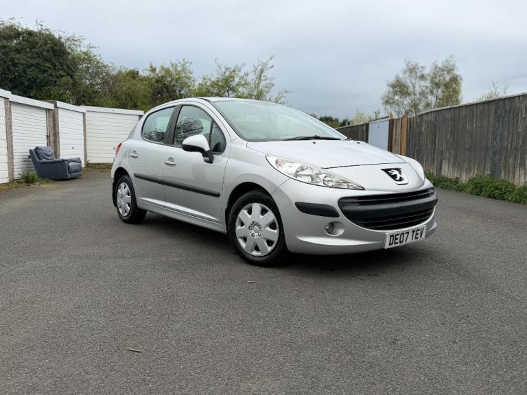 Peugeot 207 1.4 petrol. Low mileage 