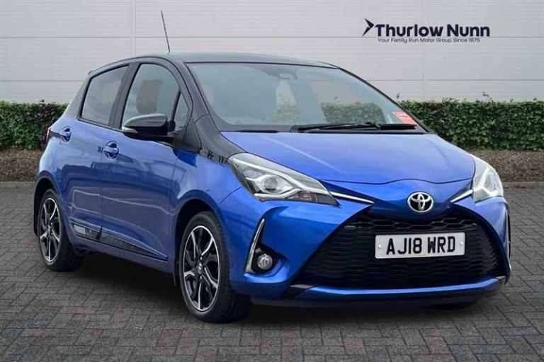 2018 Toyota Yaris 1.5 VVT-i Grey Bi-Tone Hatchback 5dr Petrol Manual Euro 6 (111 ps) Hatchback Pe...