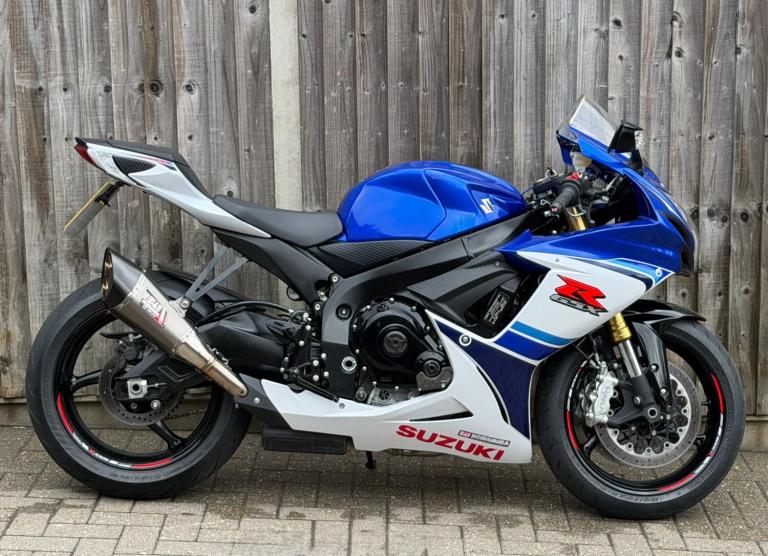 SUZUKI GSXR 750 L6 2016 (16) ANNIVERDARY EDITION SUPER SPORT + 1,500 MILES