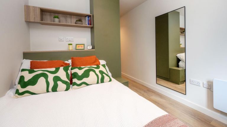 Platinum Ensuite Centre Court Discounted Price