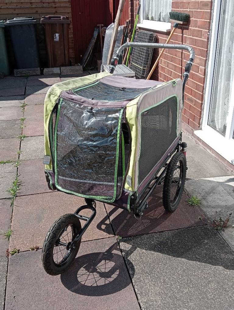 Dog stroller 