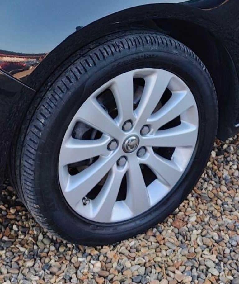 Vauxhall Zafira tourer alloys set of 4 with tyres 
