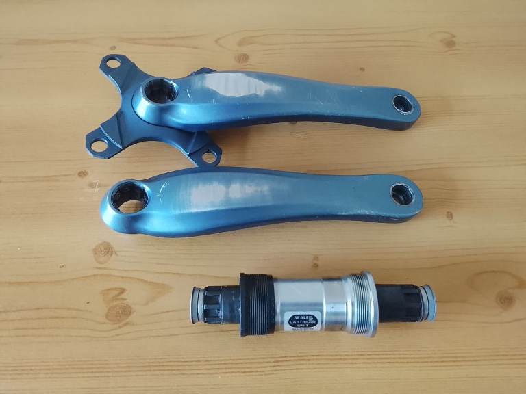 SHIMANO DEORE  LX FC-M572 HOLLOWTECH Crank Arms With Bottom Bracket 175 mm