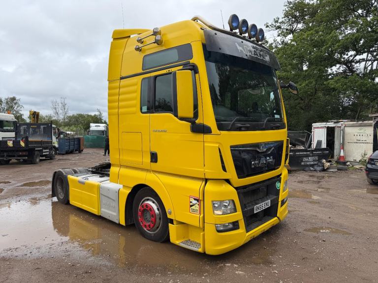 MAN TGX18.440 2015 65 EURO 6 4x2 low ride tractor unit full air suspension 