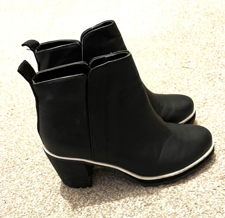 Monki Chelsea Ankle Boots Size Uk 4