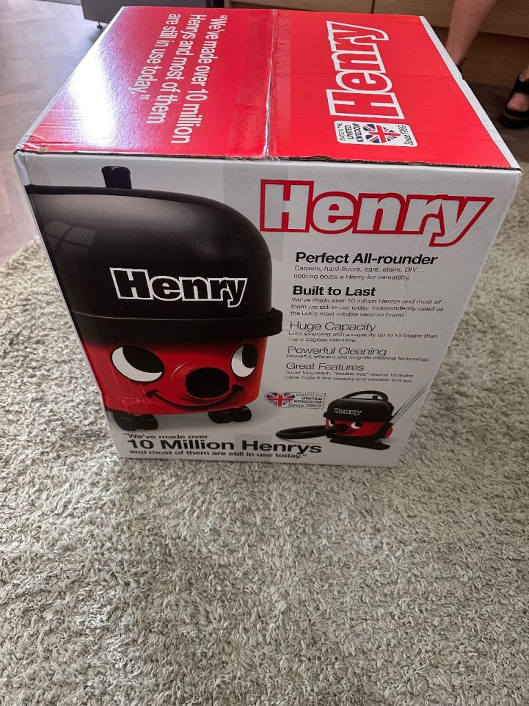 NEW Henry HVR 160-11 Vacuum Cleaner - Red, Boxed