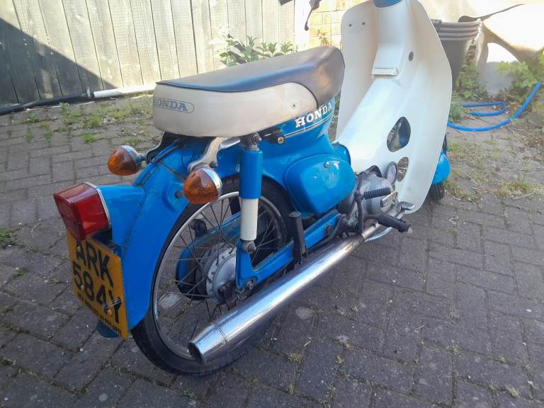 Honda Cub 50,  2 x Honda Caren