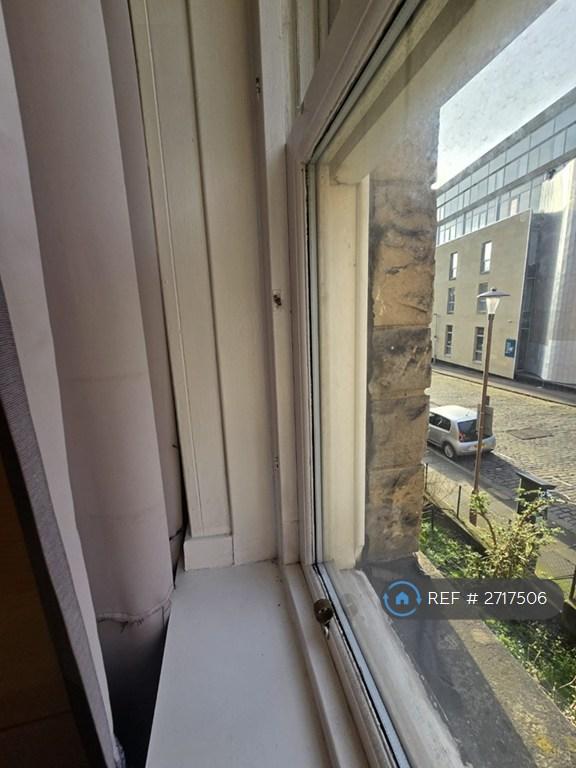 2 bedroom flat in Richmond Place, Edinburgh, EH8 (2 bed) (#2717506)