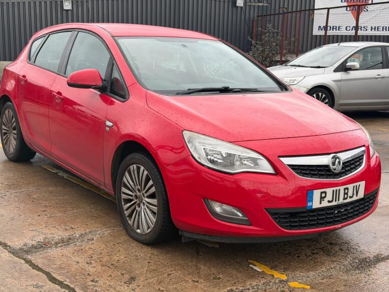 2011 Vauxhall Astra 1.4i 16V Excite 5dr HATCHBACK Petrol Manual